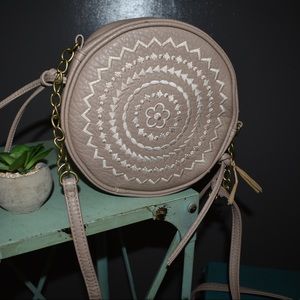 Round boho cross body 🌸